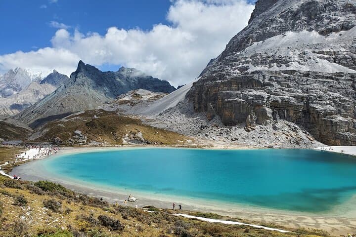 Yading Holy Mountains: 7-Day Small Kora Trekking Guide