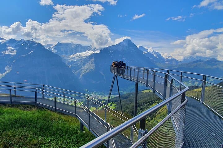 Grindelwald First & Cliff Walk: Gondola Ticket to Alpine Views and Adventure