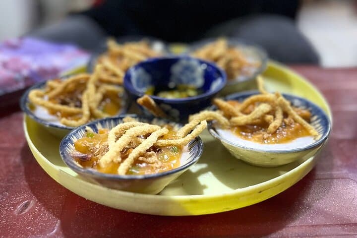 Hoi An Hidden Food Adventure: Evening Walking Tour & Lantern River Stroll photo 5