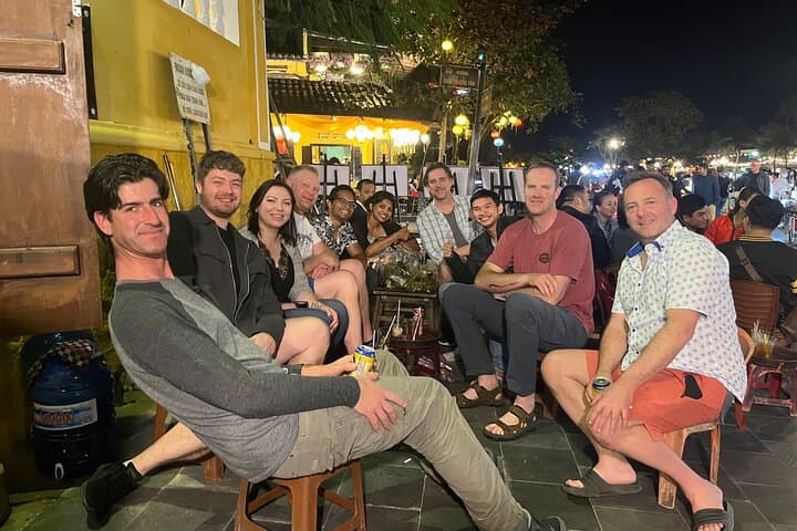 Hoi An Hidden Food Adventure: Evening Walking Tour & Lantern River Stroll