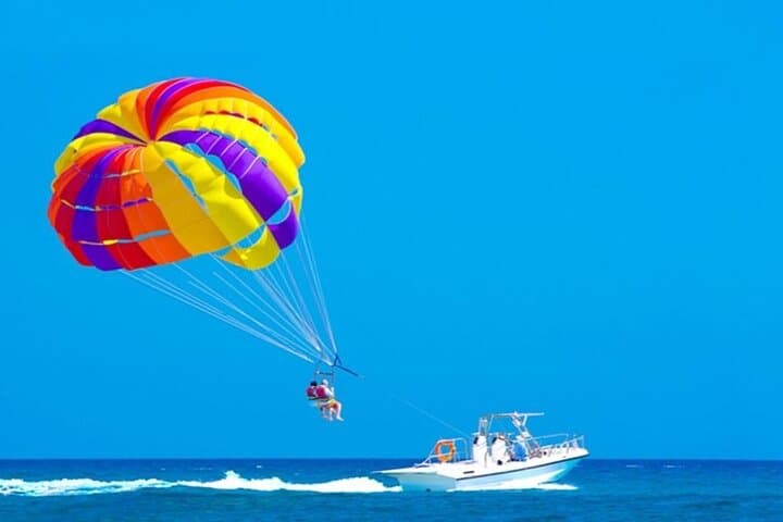 Parasailing Over Naama Bay: 40–50m Flight in Sharm El Sheikh