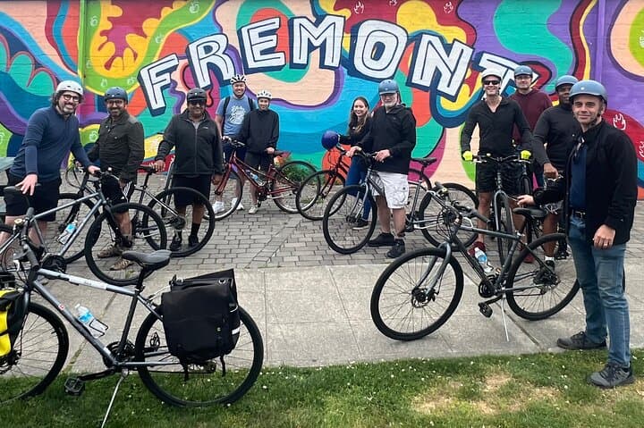 Seattle Emerald City Bicycle Tour: Waterfront to Ballard Guided Ride