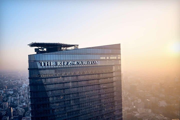 Mexico City Helicopter Tour: 30-Min Flight with Ritz-Carlton Reforma Landing photo 1