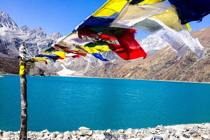 Everest Base Camp via Gokyo Lakes: 17-Day Trek to Gokyo Ri & Kalapathar photo 2