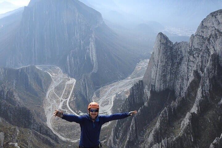 Eaglets Nest Rappel: Hiking, Climbing & 360° Views in La Huasteca, Monterrey photo 4