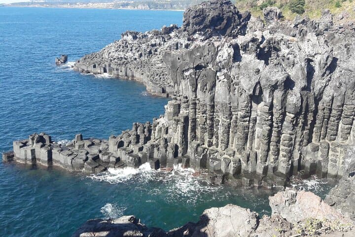 Jeju Full-Day Waterfalls, Oedolgae & Jusangjeolli Private Taxi Tour photo 2