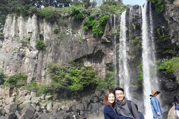 Jeju Full-Day Waterfalls, Oedolgae & Jusangjeolli Private Taxi Tour photo 6