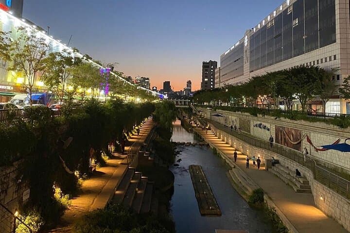 Private Seoul Tour with Local Influencer — Customized City Walks & Hidden Gems photo 2