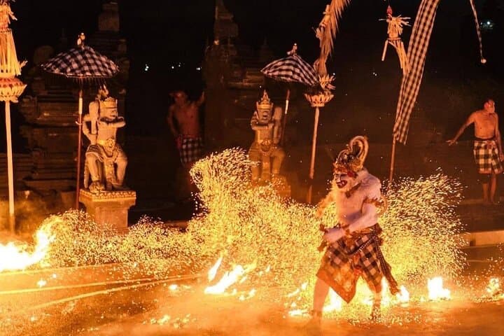 Uluwatu Sunset Kecak Dance and Jimbaran Seafood Dinner — Bali Evening Tour photo 2