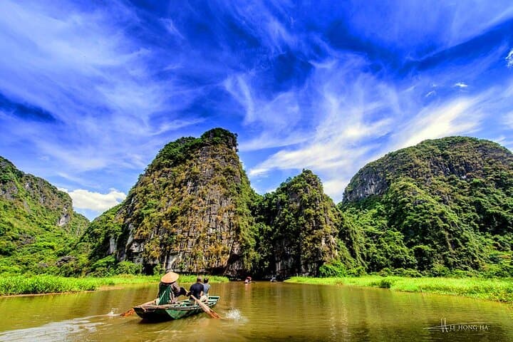 Ninh Binh Full-Day: Tam Coc Boat, Hoa Lu Ancient City & Mua Cave Viewpoint photo 2