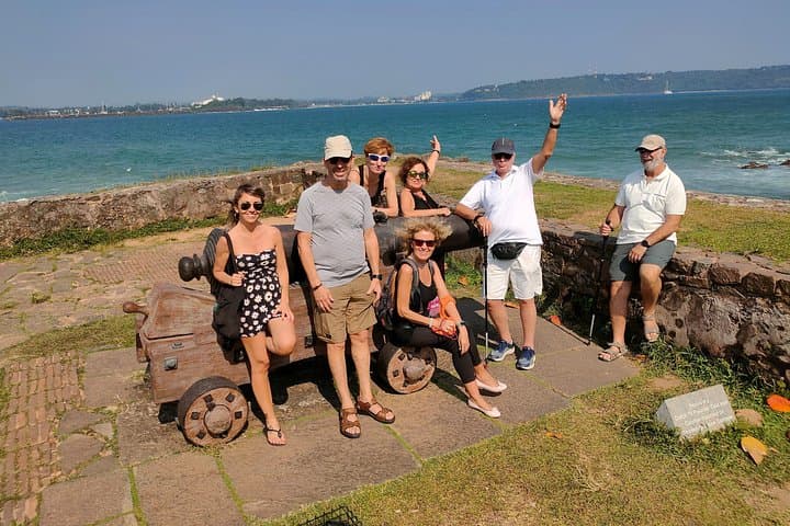 Galle Fort Walking Tour with Tharindu — Dutch Fort History, Lighthouse & Markets photo 3
