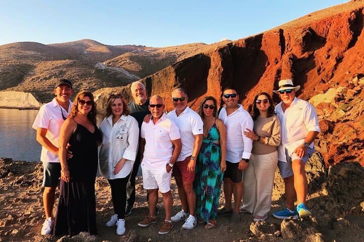 Santorini Road Tour: Oia, Imerovigli, Pyrgos & Akrotiri in One Day