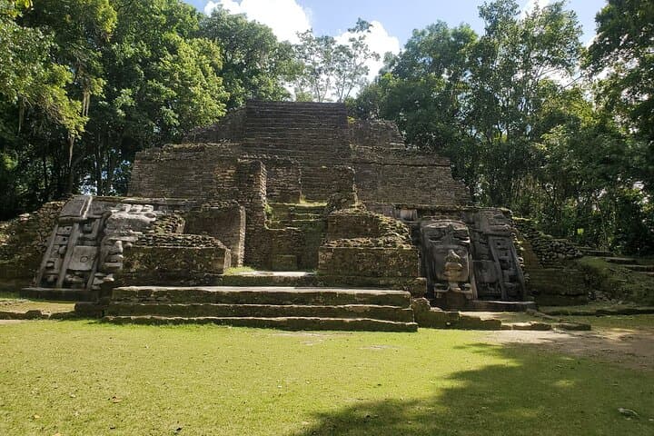 Lamanai Day Tour: New River Boat Ride to Ancient Maya Temples photo 2
