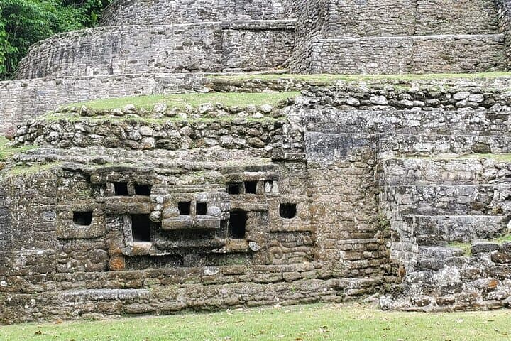 Lamanai Day Tour: New River Boat Ride to Ancient Maya Temples photo 4