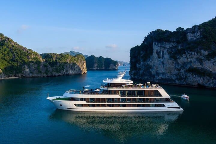 Luxury 2-Day Cruise in Halong & Lan Ha Bay on Stellar of the Seas photo 1