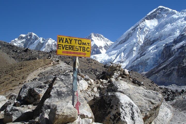 12-Day Everest Base Camp Trek: Lukla to Kala Patthar Adventure photo 3