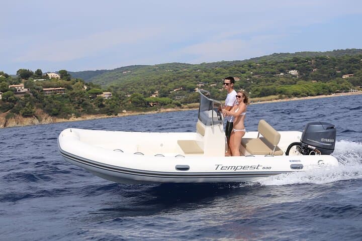 License-Free Capelli Tempest 530 Rental: Explore Baunei’s Coves and Hidden Beaches