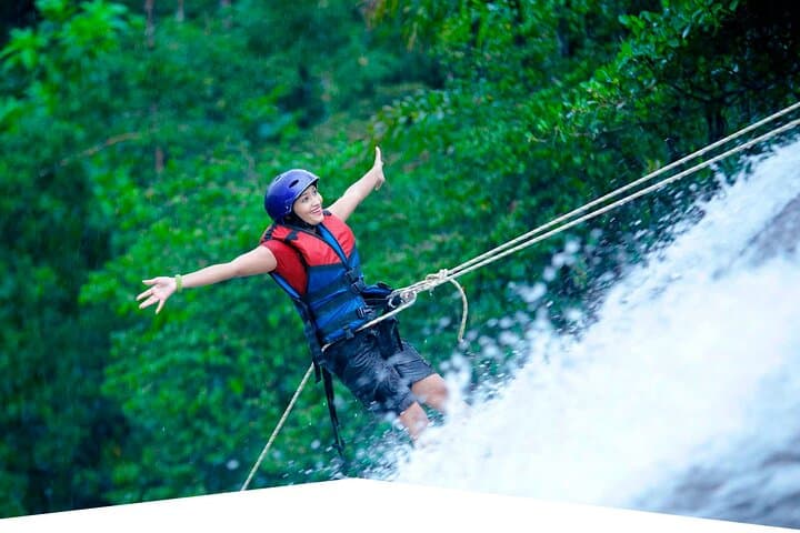 Kitulgala White Water Rafting on the Kelani River — Day Trip from Colombo photo 5