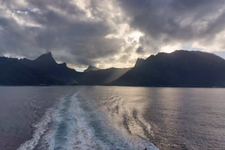Circle Moorea: Private Full-Day Island Tour With Lookouts, Bays, and Local Flavors photo 3