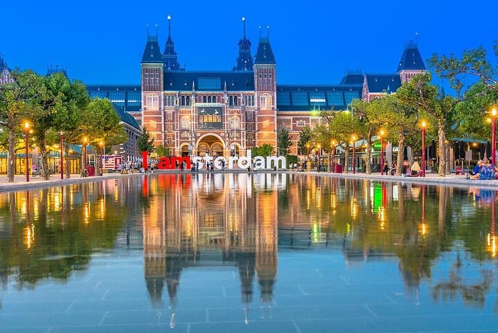 Amsterdam City Highlights: 2-Hour Walking Tour of Dam Square & Canal Ring