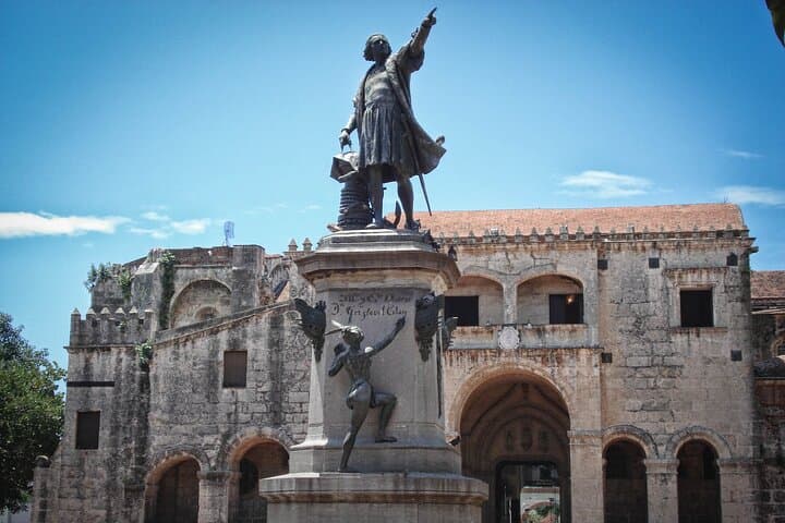 Santo Domingo Colonial City Walking Tour — Cathedral, Alcázar & La Bandera Lunch