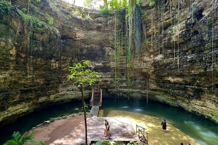 Chichen Itza, Cenote & Isla Mujeres Catamaran: Two-Day Cancun Adventure