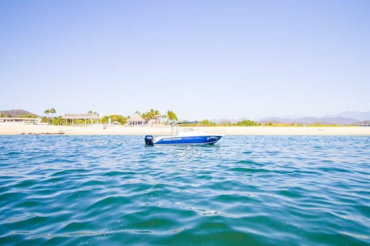 Private Huatulco Bay Boat Tour — Snorkel Maguey, Cacaluta & La Entrega photo 2