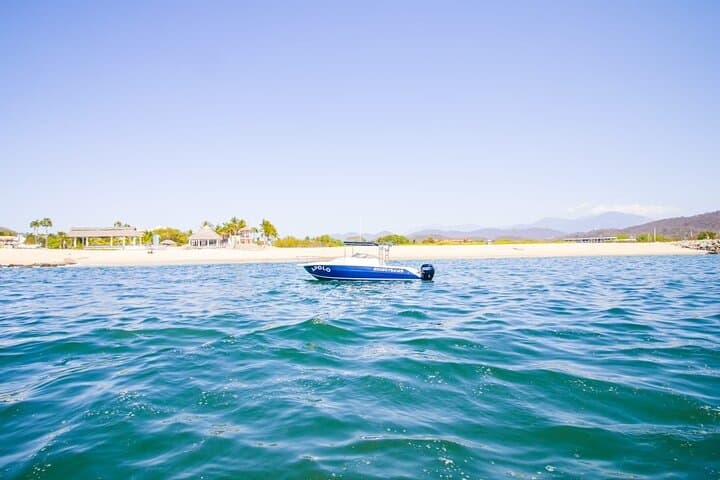 Private Huatulco Bay Boat Tour — Snorkel Maguey, Cacaluta & La Entrega photo 4