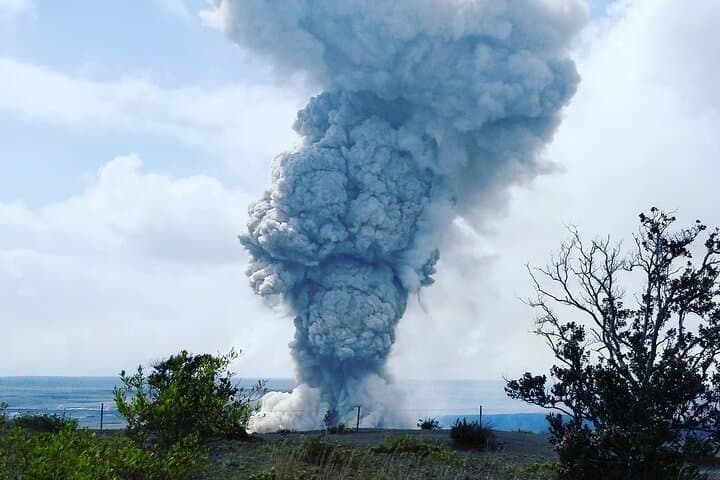 Private Volcano Tour from Hilo: Explore Kīlauea & Hilo Highlights photo 4