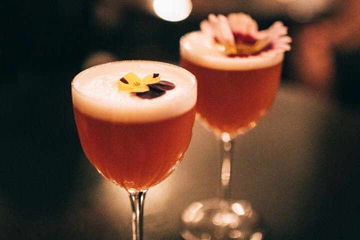 Belfast by the Glass: A 90-Minute Drinks Tour Through Belfast's History photo 3