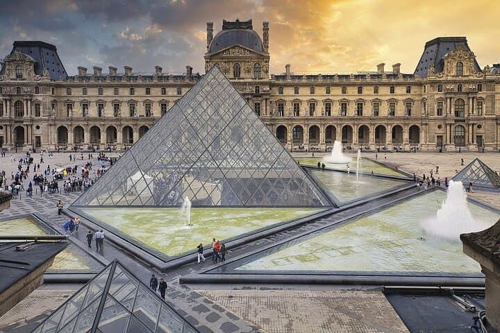 Paris Essentials Private Tour: Insider Walking Tour of Notre-Dame, Marais & Hidden Passages photo 6