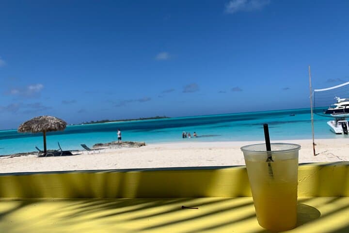 Half-Day Swimming Pigs & Snorkel at Rose Island — Nassau Boat Excursion photo 5