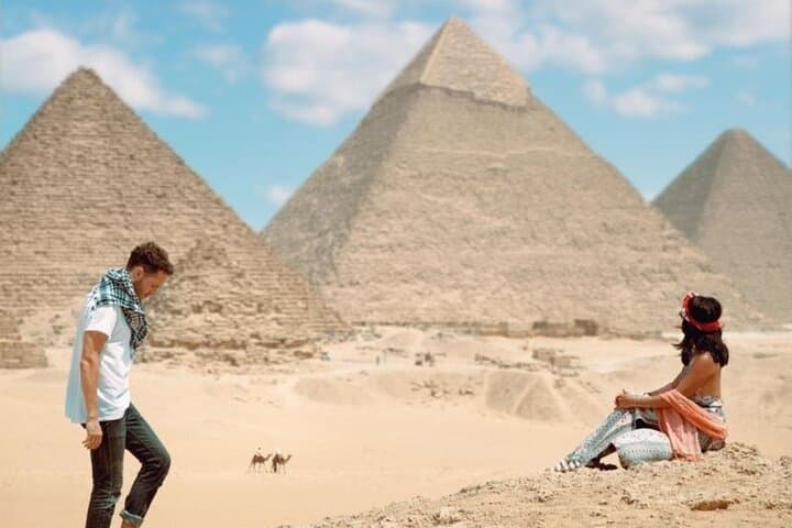 Cairo Day Trip from Hurghada: Pyramids, Sphinx & Egyptian Museum in One Day photo 2