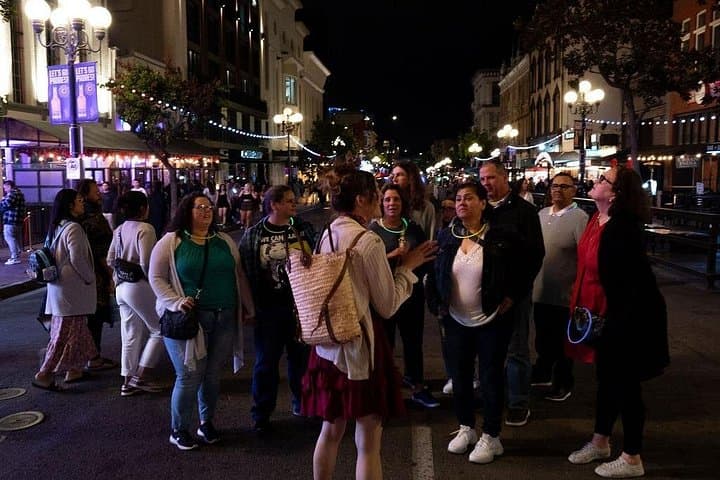 San Diego Booze and Boos: Haunted Gaslamp Ghost & Pub Walking Tour photo 2