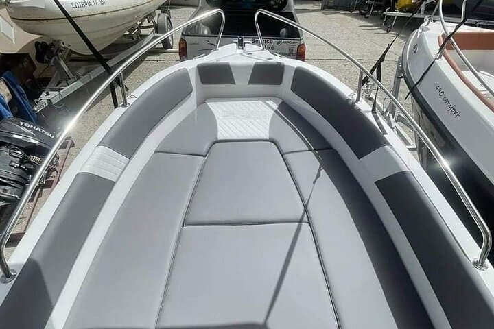 Private Eldoris Boat Rental Around Milos: Explore Kleftiko, Sarakiniko & Hidden Caves photo 2
