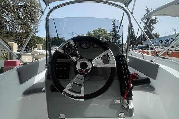 Private Eldoris Boat Rental Around Milos: Explore Kleftiko, Sarakiniko & Hidden Caves photo 4