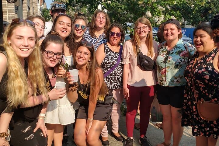 New Orleans Original True Crime Pub Crawl: French Quarter Bar-Hop and Murder Stories