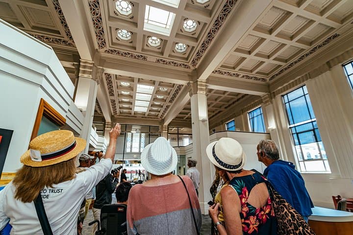 Napier Art Deco Walk: Guided Morning Tour of 1930s Architecture