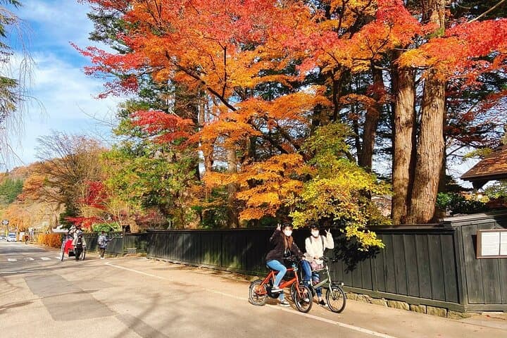 Satoyama Electric-Assist Bicycle Rental & Kakunodate Cycling Tour
