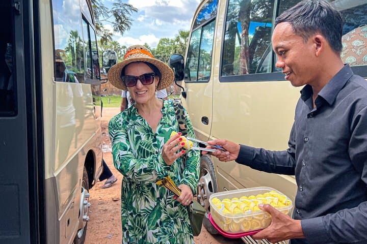 Angkor Wat Small-Group Tour: Bayon, Ta Prohm and Sunset at Phnom Bakheng with Lunch photo 6