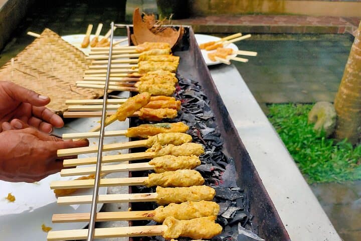 Market-to-Meal: Paon Bali Cooking Class & Batuan Temple Tour in Ubud photo 4