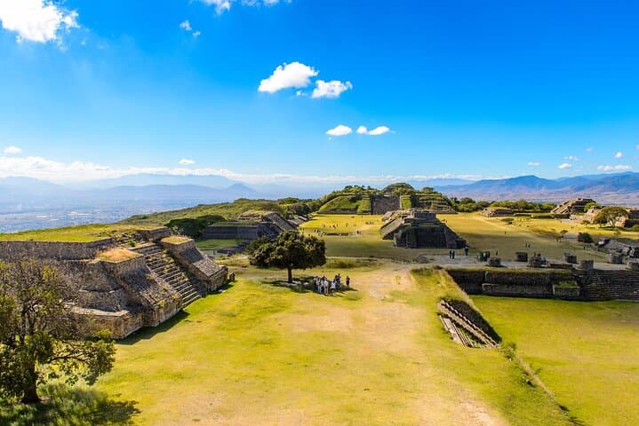 Monte Albán, Teotitlán del Valle & Mezcal: Full-Day Cultural Tour from Oaxaca City