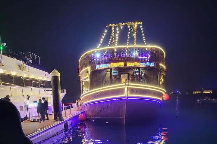 Dubai Marina Dhow Dinner Cruise — 2-Hour Evening Cruise with Live Entertainment photo 4