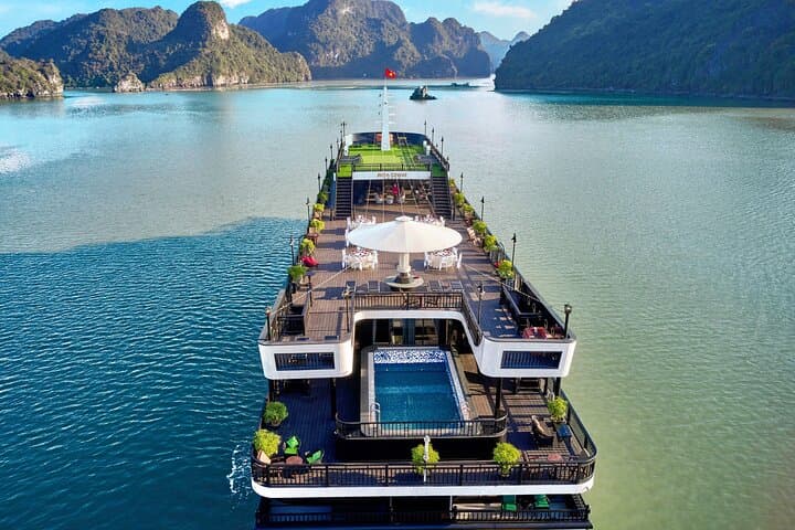 Overnight Rita Cruise & Kayaking in Lan Ha Bay — Luxury Halong Bay Experience photo 2