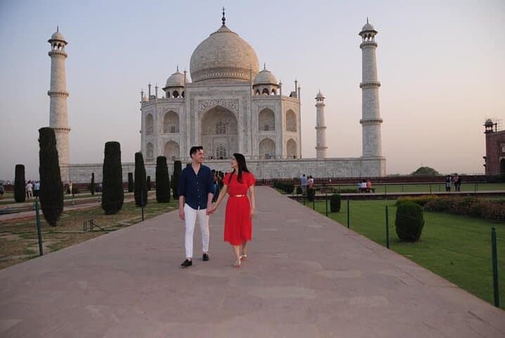 Delhi to Agra Same-Day Taj Mahal Tour — See the Taj in One Day photo 2