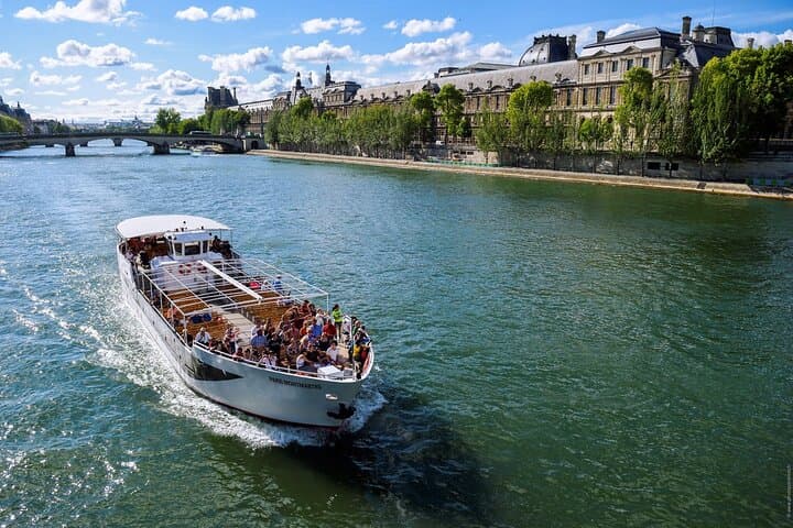 Electric Seine River Guided Cruise in Paris — Live Guide & Monument Views photo 5