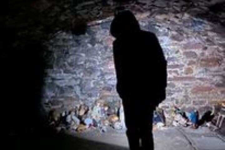Edinburgh Extreme Paranormal Underground Ghost Tour — Old Town Night Walk