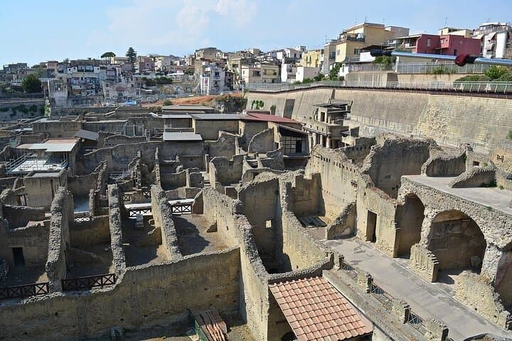 Half-Day Herculaneum Excursion from Naples with Lunch — Ancient Ruins and Roman Frescoes