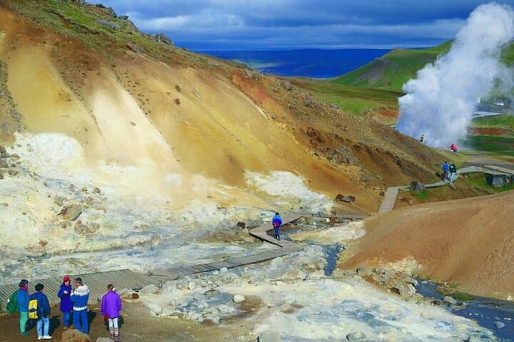 Reykjanes Peninsula Private Day Tour: Blue Lagoon, Geothermal Vents & Coastal Lava photo 3