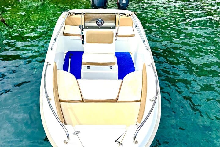 Santorini Boat Rental: 4-Hour Caldera Cruise to Volcano & Thirasia photo 2